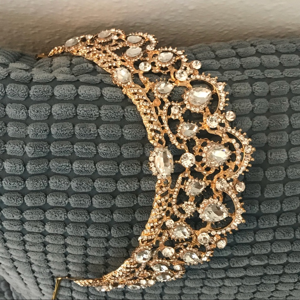 Shimmering Tiara fit for a Queen 👑